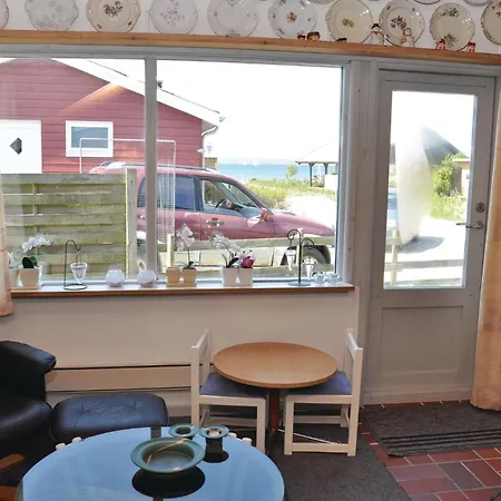 Three-bedroom In Hébergement de vacances Broager