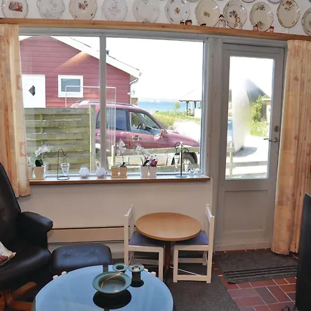 Three-bedroom In Feriehus Broager