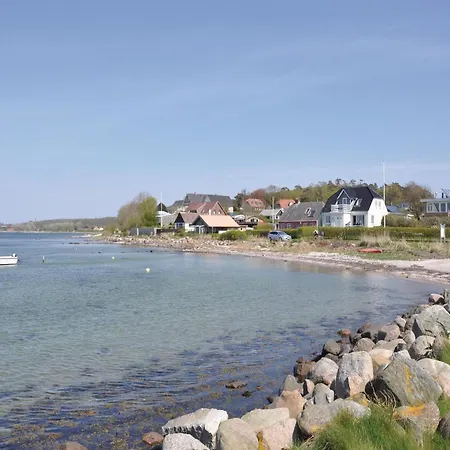 Three-bedroom In Feriehus